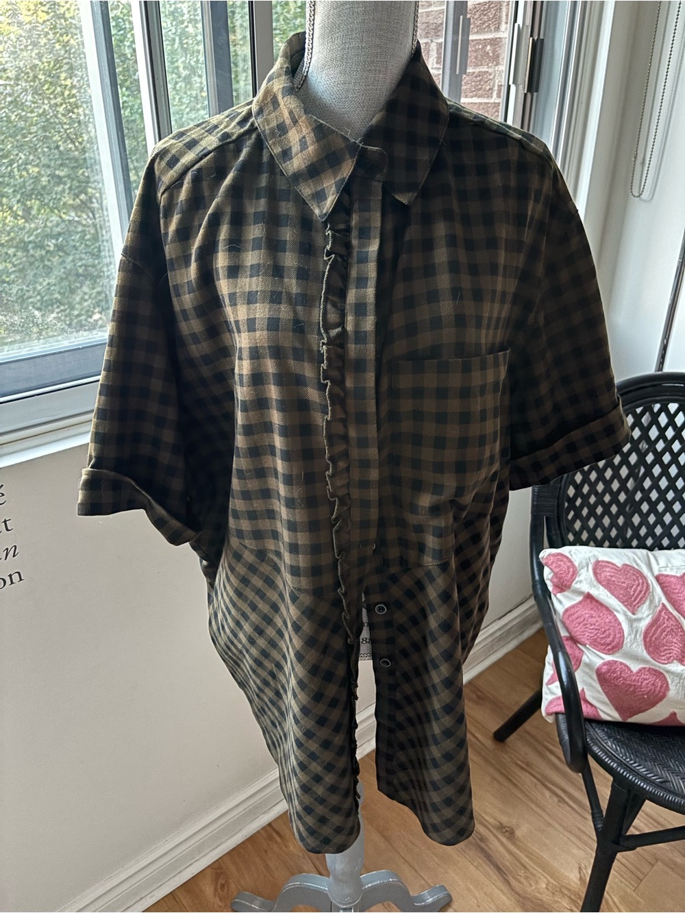 Women’s Short-Sleeve Check Shirt in Olive/Brown